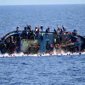 مقتل 48 مهاجرا غرقا قبالة الشواطىء التونسية خلال محاولتهم عبور 