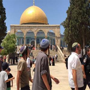 مستوطنون يجددون اقتحام الأقصى