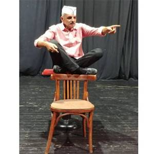 الفنان أبو عيشة يقدم 