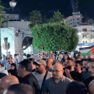 مسيرات داعمة لغزة في الضفة وأجهزة السلطة تقمعها وتعتقل ناشطين