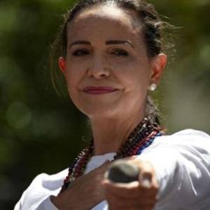 إهانة للمسعفين بغزة.. لا معنى للسلام عندما تفوز متطرفة داعمة لإسرائيل مثل ماريا كورينا بجائزة نوبل 