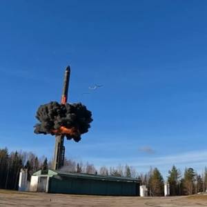 روسيا تجري تدريبات نووية ضخمة وتعلن السيطرة على مواقع جديدة بأوكرانيا