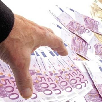 سرقة وقرصنة وابتزاز: لماذا الخشية من عواقب مصادرة الأصول الروسية؟