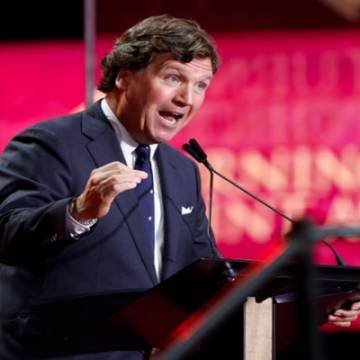 نيوزويك: تصريحات تاكر كارلسون عن 