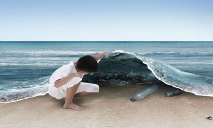 نفايات البلاستيك آفة تأتي على البحار والمحيطات