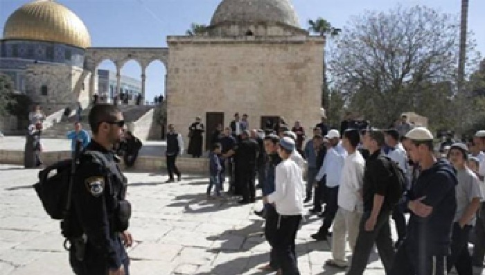 أكثر من 1000 مستوطن يقتحمون المسجد الأقصى