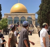 مستوطنون يجددون اقتحام الأقصى