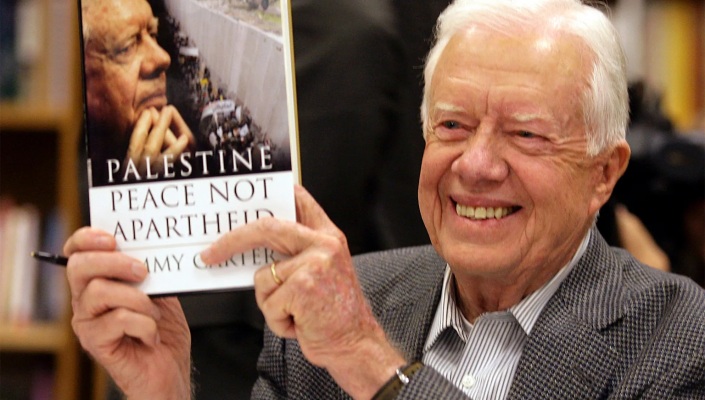 كتاب: كارتر دفع ثمناً باهظا بسبب دفاعه عن حقوق الفلسطينيين عام 1980