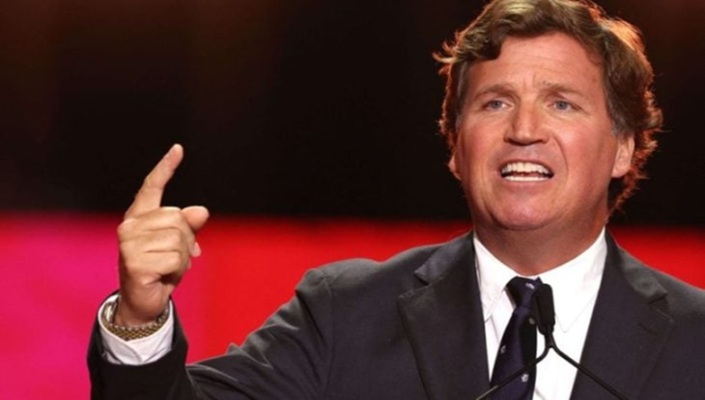 الصحافي الأمريكي تاكر كارلسون