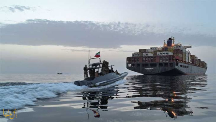 ترامب يحاصر المضيق بحاملات الطائرات.. وإيران تحاصر الحاملات بالدبلوماسية 