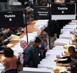 انتخابات بريطانيا: انهيار نظام الحزبين؟ 