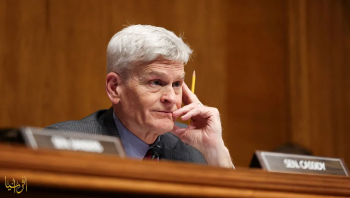 Trump ousts Republican senator who voted to convict him in 2021