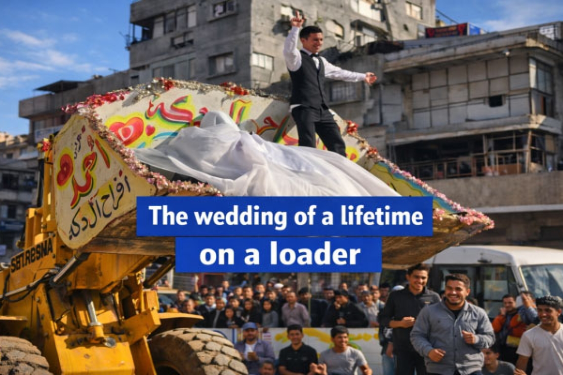 When mothers carry homelands.. Gaza dances on top of the rubble! 