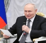 Putin Drops Conscript Debts, Threatens to Evacuate Kyiv, Washington Offers Urgent Mediation