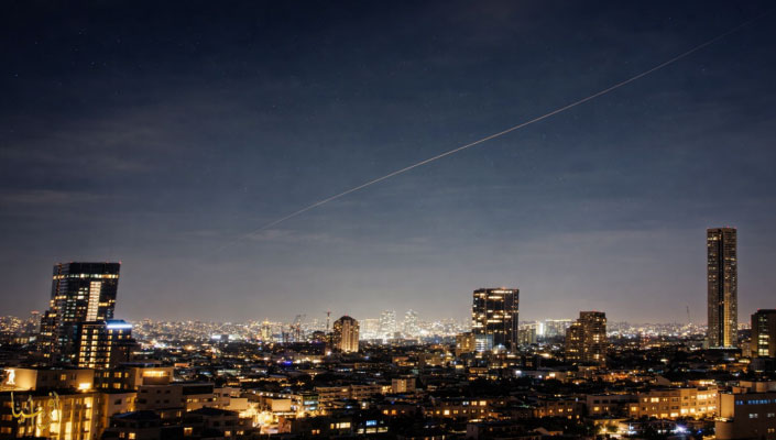 Iranian Missile Attack Targets Central Israel 