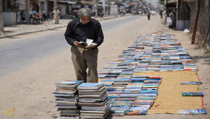 A bookseller pulls knowledge out of the rubble and spreads it in Gaza
