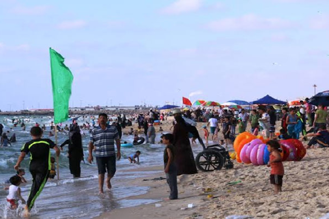 The heat wave is turning Gaza's tents into 