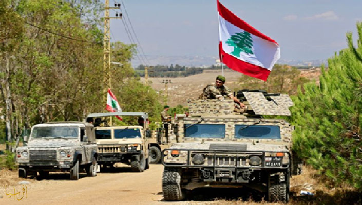 جنود من الجيش اللبناني خلال دخولهم بلدة زوطر الغربية للانتشار ضمن ما يُعرف بـ"المناطق التجريبية" جنوبي البلاد (الأوروبية)