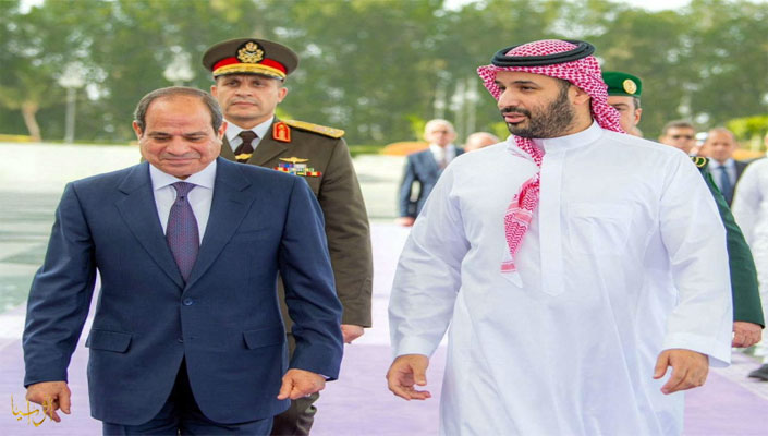 لماذا اختارت مصر البقاء خارج التحالف الثلاثي؟ 
