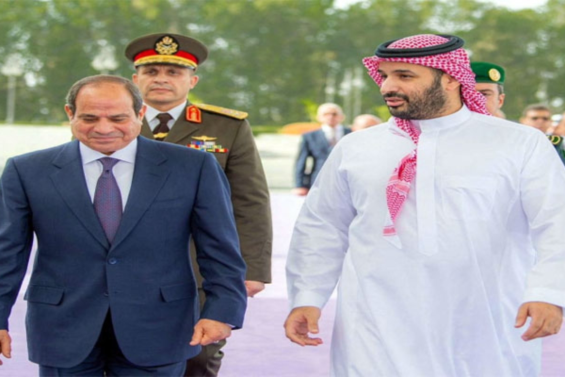 لماذا اختارت مصر البقاء خارج التحالف الثلاثي؟ 