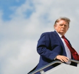 Trump in quicksand.. 7 battles he refuses to give up despite setbacks