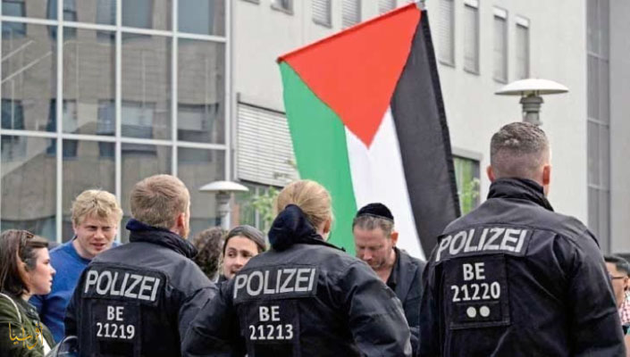 مع محاكمة نشطاء التضامن مع فلسطين “أولم 5″… ألمانيا تبدو دولة بوليسية أكثر فأكثر 