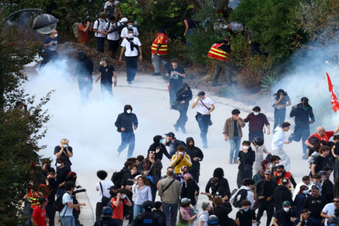 Tear gas in Paris and Marseille as student protests expand in France