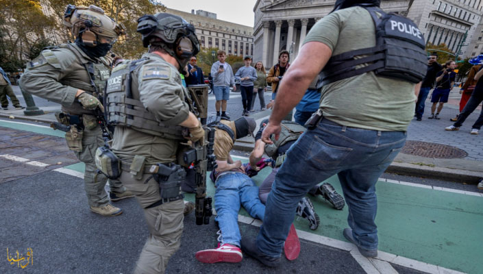 العنصرية في صورتها الواضحة !!.. "كن أبيض البشرة ومسيحيا أو ارحل".. رسالة يمينية إلى المهاجرين في أمريكا