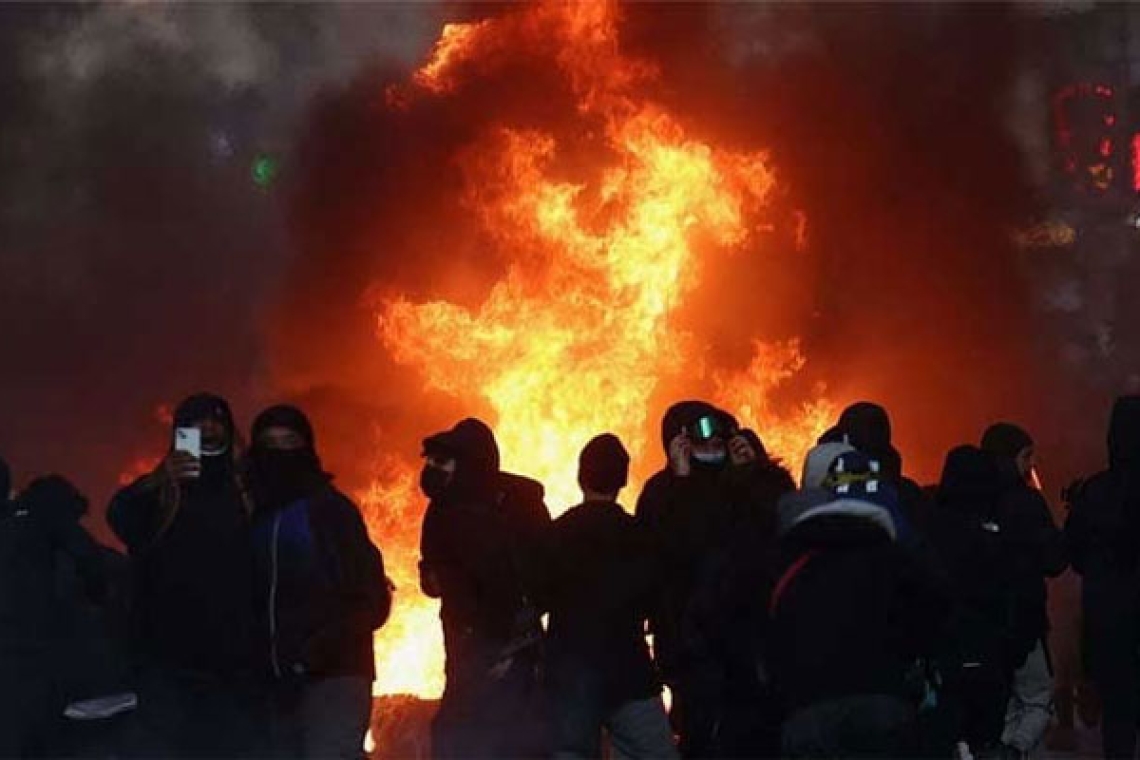 Macron's Failed Revolution: The Ruling Class's Inability to Solve France's Problems and the Collapse of the Social Contract