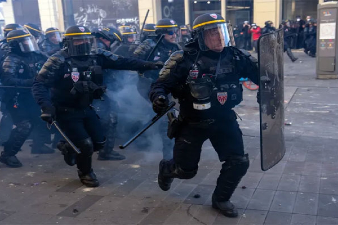 France Mobilizes Its Forces to Deter Protesters.. Has Human Rights Eroded in the Country of the Revolution?