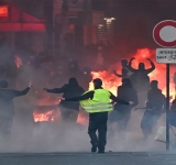 Tear gas in Paris and Marseille as student protests expand in France