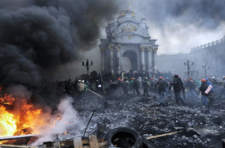 أزمة أوكرانيا الأزمة الحدث في 2014 التي تربط بين كل أزمات العالم بدءا من الصراع في سوريا وصولا إلى أزمة أسعار النفط والغاز وضعف أوروبا 